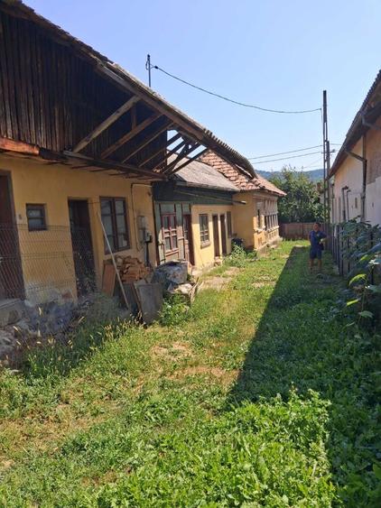 Casă cu 4 camere în Retevoiești