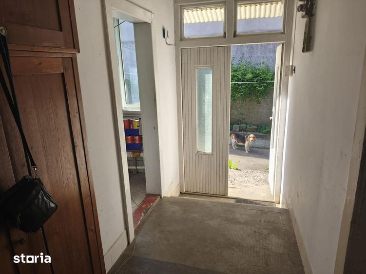 Casa de locuit cu 3 camere, curte si garaj pe strada Budiului - 14