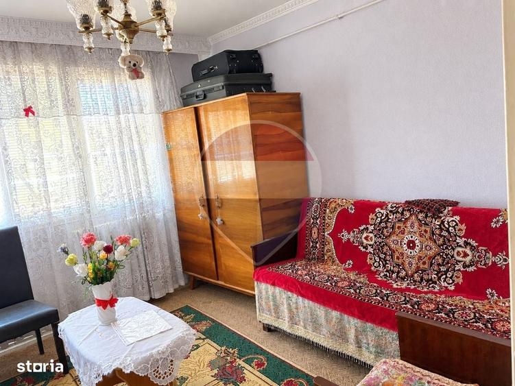 Apartament cu 3 camere, decomandat, et 10, str Alecu Russo - 1