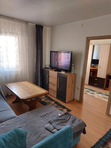 Apartament cu 2 camere semidecomandat în Cedonia