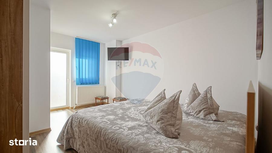 Casă cu 8 camere cu Teren 485 Mp în Central