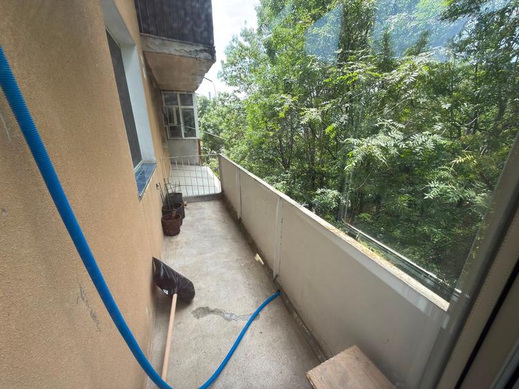 Apartament cu 2 camere semidecomandat în Brâncoveanu