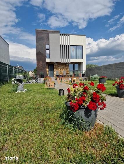 Casă cu 4 camere cu Teren 650 Mp în Stupini