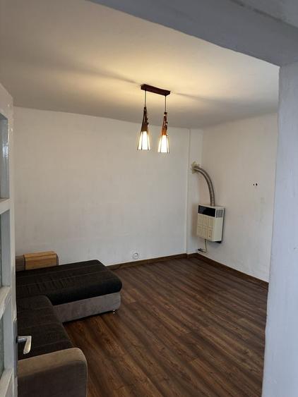 Casă cu 3 camere cu Teren 200 Mp în Central
