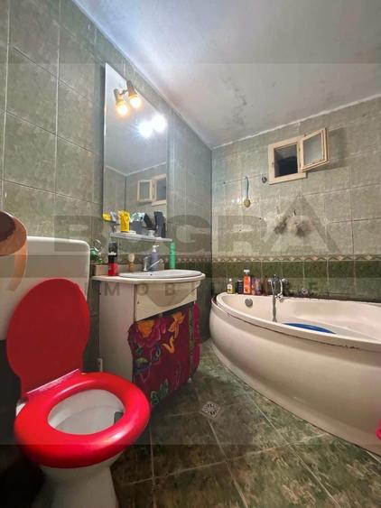 Apartament cu 4 camere decomandat în Central