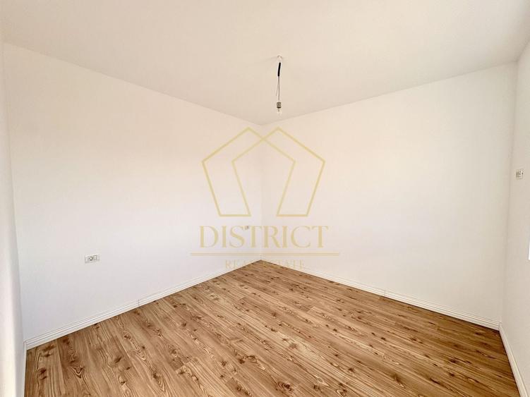 Duplex cu 4 camere cu Canalizare în Moșnița Veche