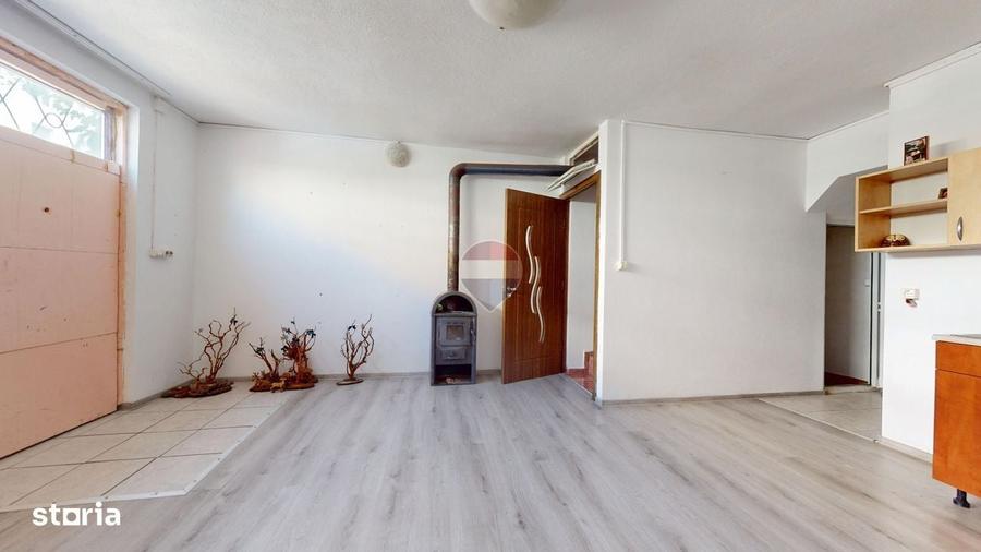 Apartament cu 3 camere în Florilor