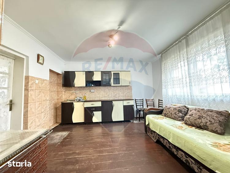Casă cu 4 camere cu Teren 600 Mp în Central