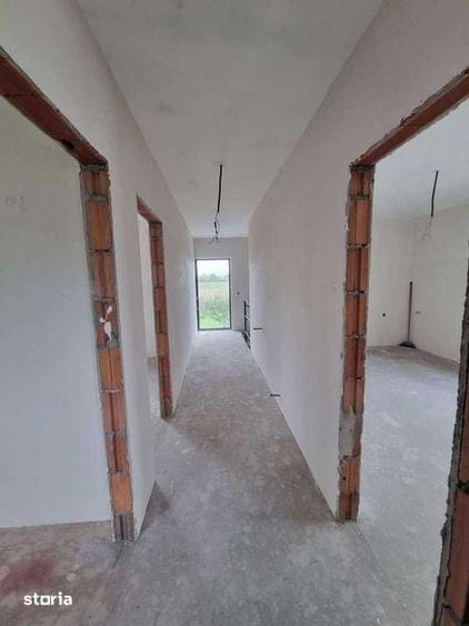 Casă cu 4 camere decomandat cu Teren 120 Mp în Central