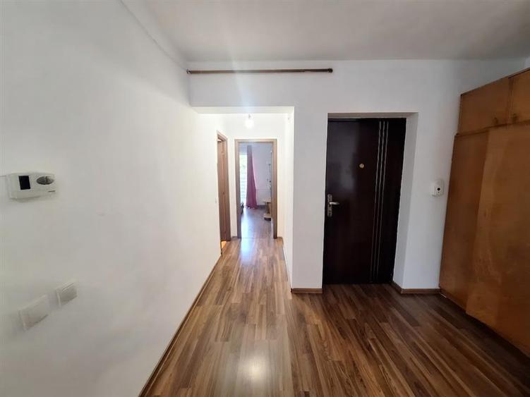 Apartament cu 2 camere nedecomandat în Mărăști