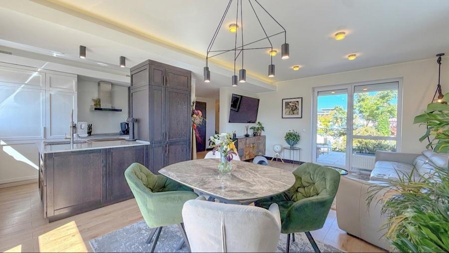 Penthouse cu 4 camere decomandat în Avantgarden