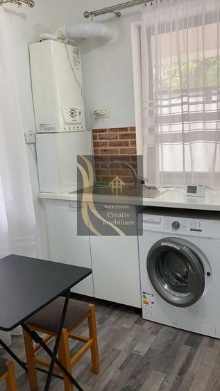 Garsonieră decomandată în Gorjului