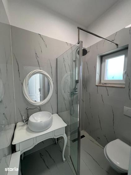 Casă cu 6 camere cu Teren 1500 Mp în Central
