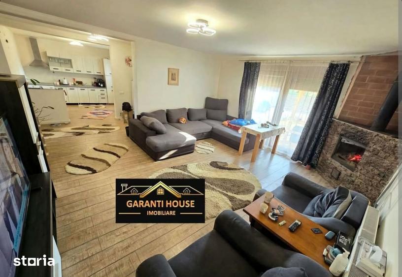 Casă cu 6 camere cu Teren 495 Mp în Recea