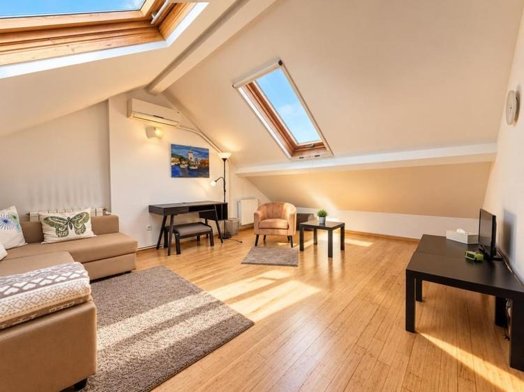 Casă cu 4 camere cu Teren 120 Mp în Unirii