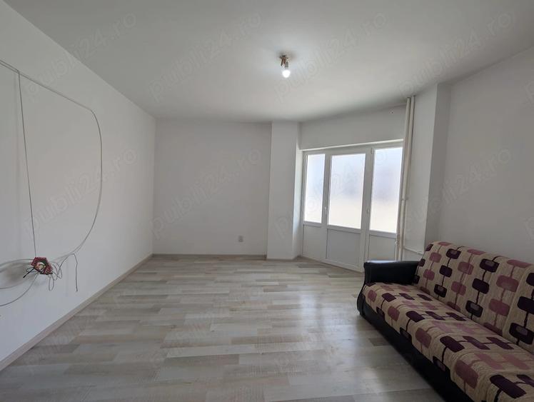 Apartament cu 2 camere semidecomandat în 8 Martie