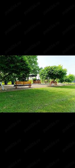 Casă cu 9 camere cu Teren 8000 Mp în Bârsana