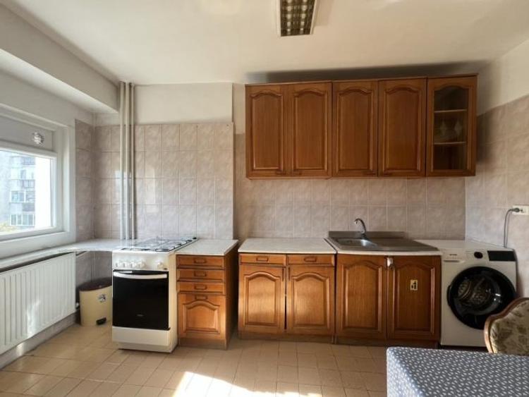 Apartament - 2 camere - Decomandat - Tineretului - 8