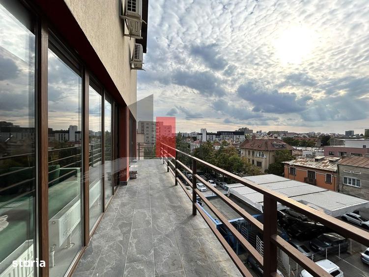 Apartament cu 3 camere, mobilat în Sud