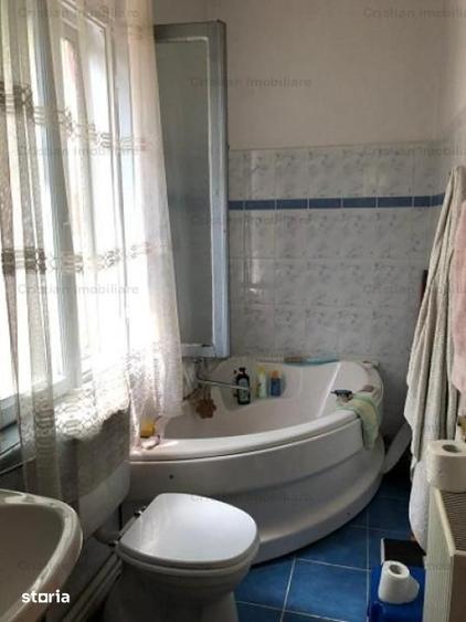 Casă cu 4 camere cu Teren 500 Mp în Central