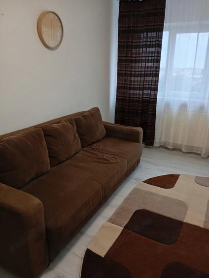 Apartament cu 2 camere semidecomandat în Craiovița Nouă