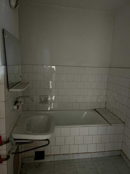 Apartament cu 3 camere decomandat în Craiovei
