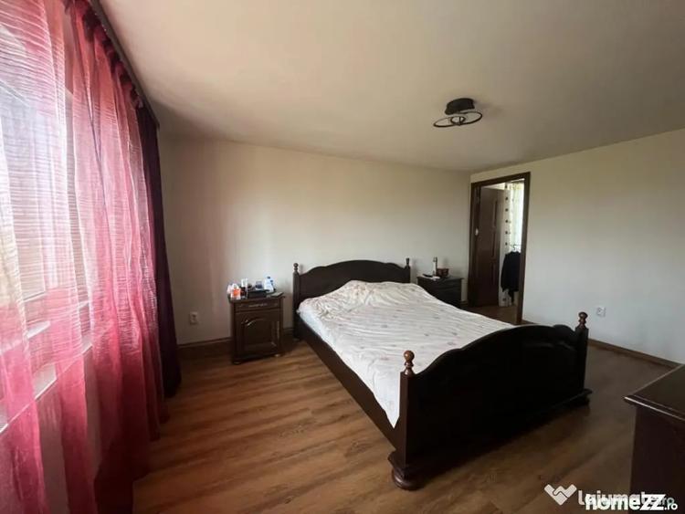 Casă cu 7 camere cu Teren 2354 Mp în Malu Mare