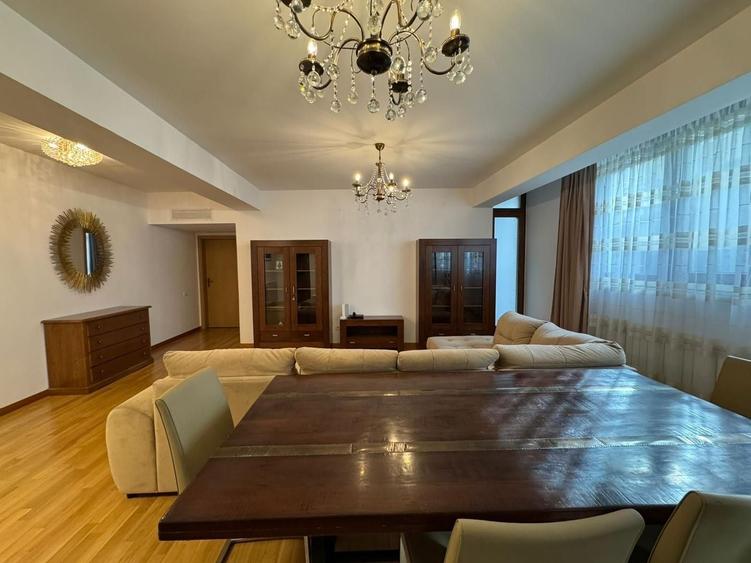 Apartament cu 3 camere semidecomandat, mobilat în Clucerului