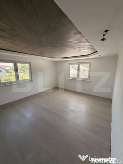 Casă cu 9 camere cu Teren 800 Mp în Central