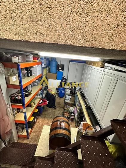 Casă individuală cu 4 camere cu Canalizare în Central