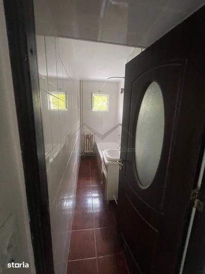 Apartament cu 3 camere nedecomandat în Mircea cel Bătrân