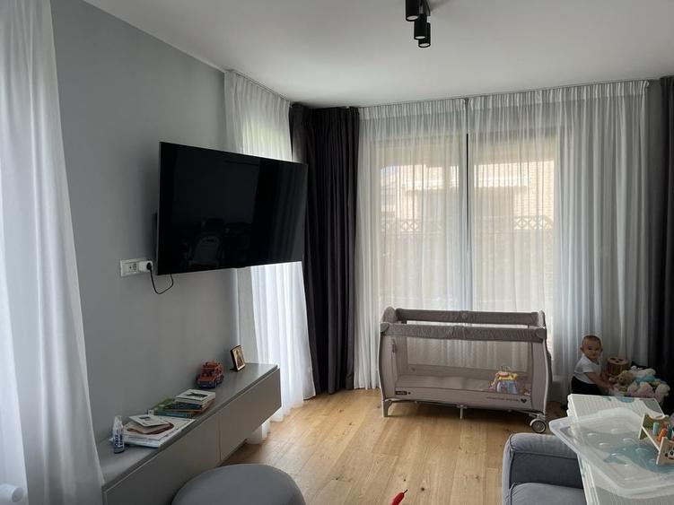 Casă cu 3 camere în Frumușani