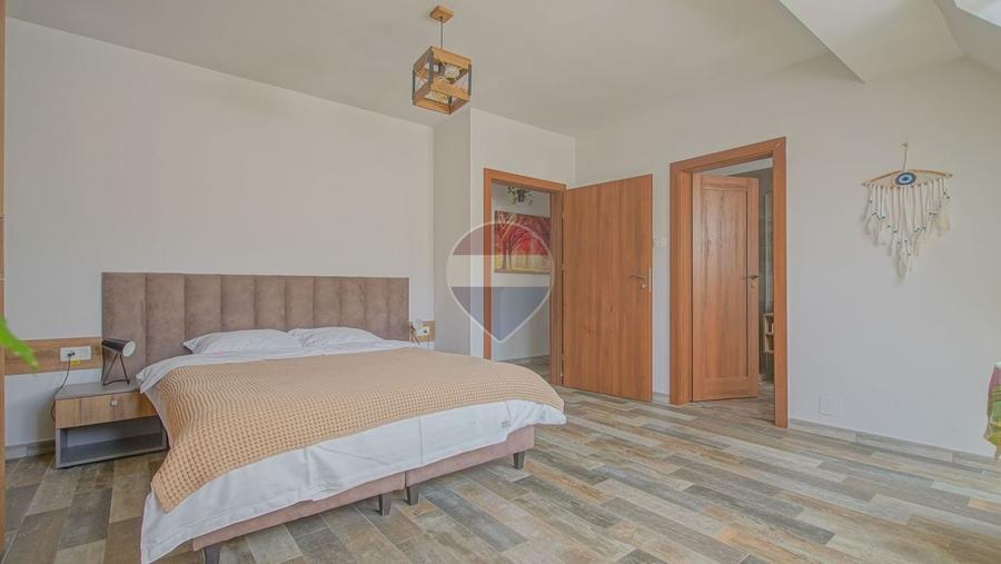 Casă individuală cu 8 camere cu Piscina în Baciu