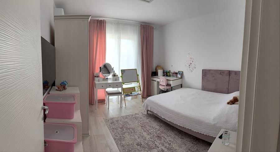 Apartament cu 3 camere decomandat în Mogoșoaia