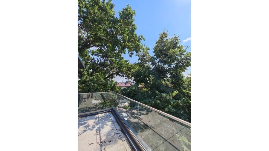 Apartament cu 5 camere decomandat în Parcul Carol