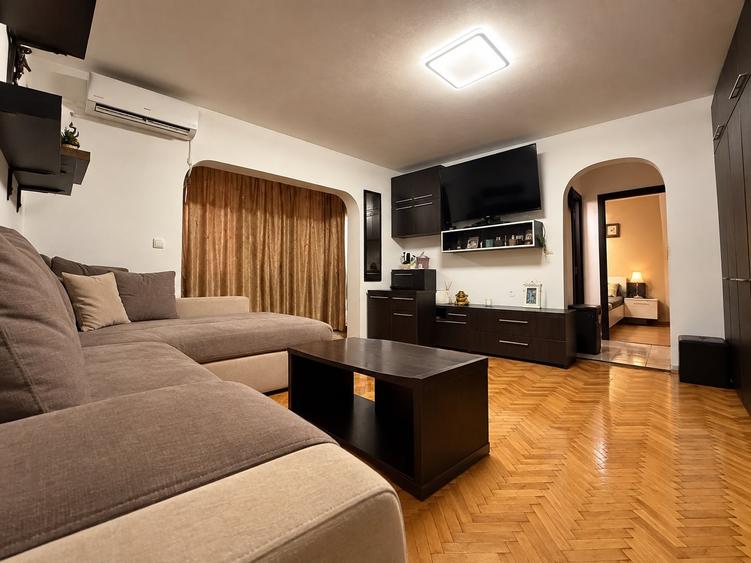 Apartament cu 2 camere semidecomandat, mobilat în Soarelui