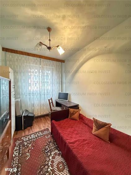 Apartament cu 3 camere semidecomandat în Astra