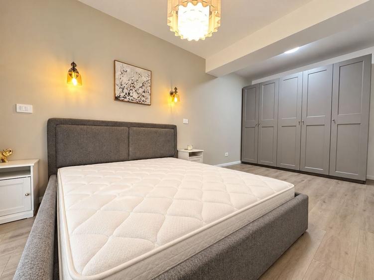 Apartament cu 2 camere semidecomandat, mobilat în Lipovei