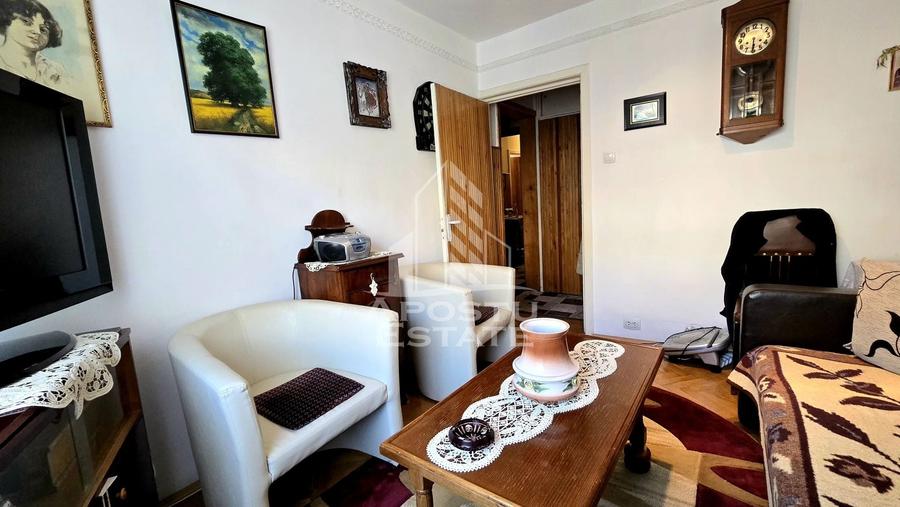 Apartament cu 3 camere decomandat, mobilat în Bucovina