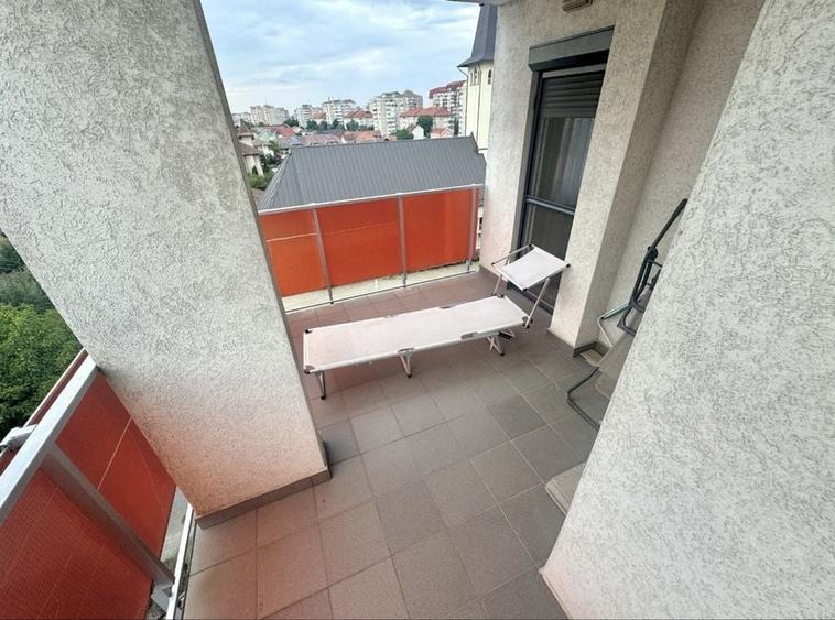 Apartament cu 2 camere semidecomandat în Exterior Vest