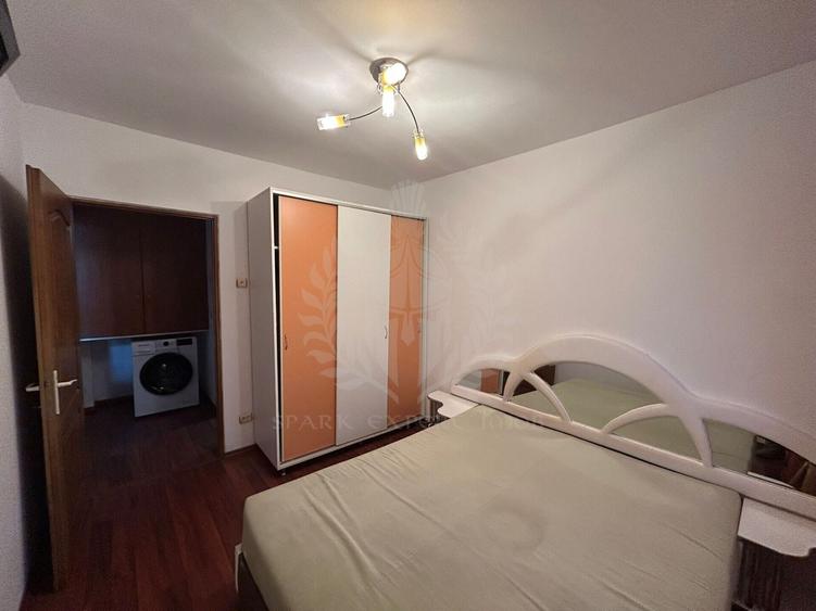 Apartament cu 3 camere semidecomandat în Mihai Bravu