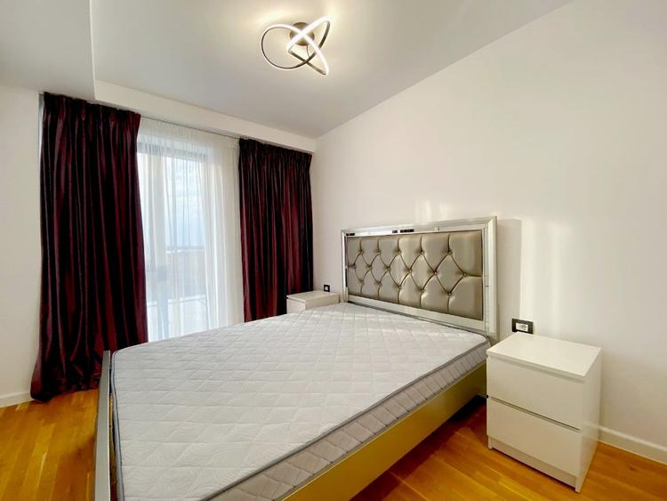 Apartament cu 3 camere semidecomandat, mobilat în P-ta Presei Libere