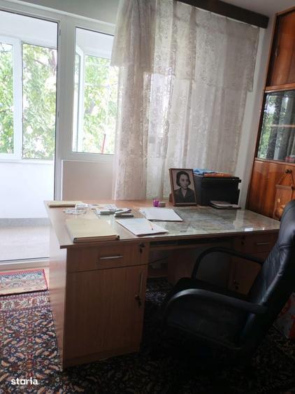 Apartament cu 4 camere în Drumul Taberei
