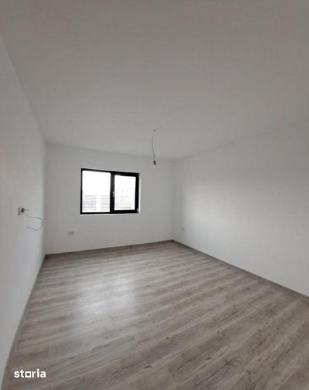 Casă cu 3 camere cu Teren 300 Mp în Central