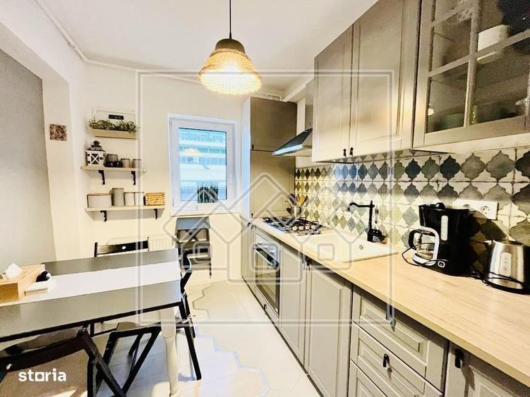 Apartament cu 3 camere decomandat în Piața Cluj