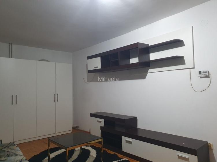 Inchiriez apartament spatios