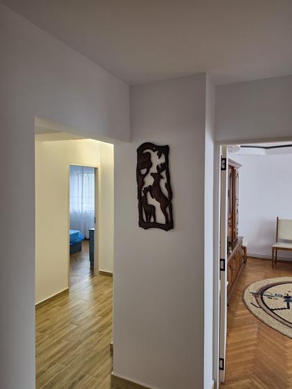 Apartament cu 3 camere decomandat în Uiasca