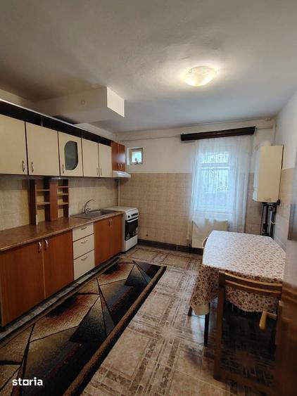 Apartament cu 3 camere în Micro 4