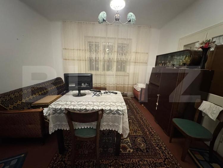 Casă individuală cu 5 camere cu Canalizare în 700