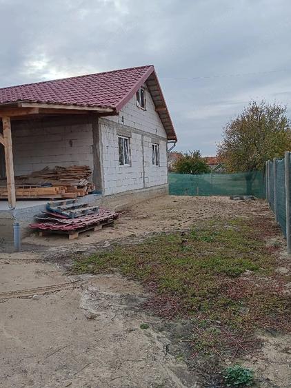 Casă cu Teren 2000 Mp în Sârbova